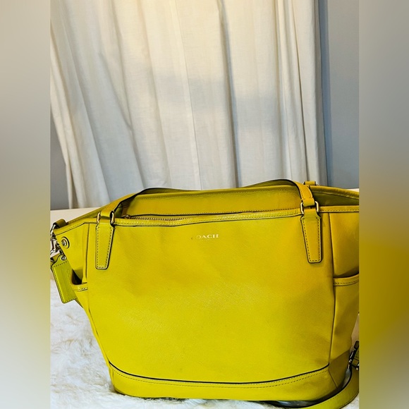 COACH-Vibrant‎ Yellow Tote Bag-Fair Condition -PLEASE READ DESCRIPTION - Picture 2 of 16